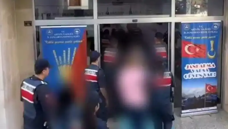 Türkiye Genelinde FETÖ’ye Yönelik Dev Operasyon: 65 Kişi Tutuklandı!