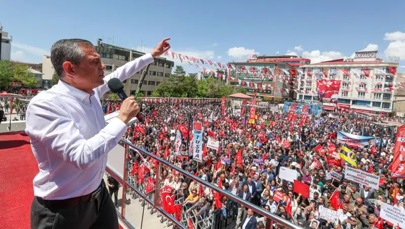 Özgür Özel'den Çarpıcı Açıklama: Silah Bırakma Çağrısına Tam Destek