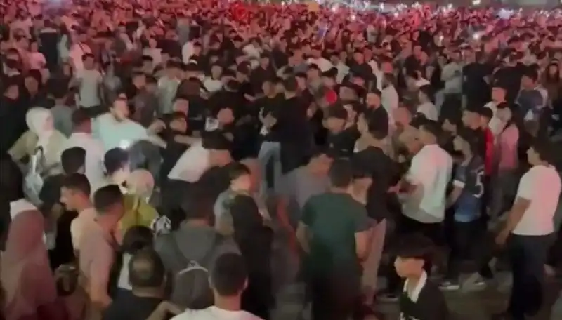Bıçaklı Kavga Konserde Kan Döküldü: Üç Kişi Yaralı