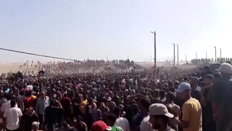 İsrail, Yardım Girişiminde Bulunan Filistinlilere Saldırdı: 30 Ölü