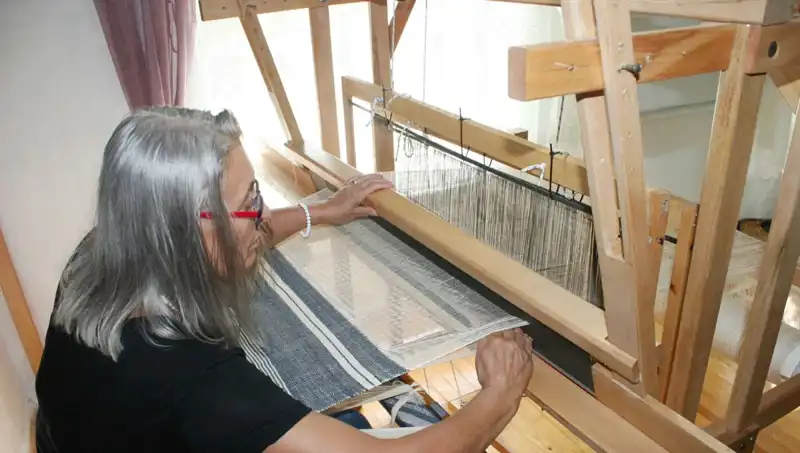 Eski Giysilerin İplerinden Yepyeni Eşyalar: Dönüşüm Sanatı