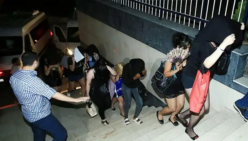 Düzce'de Fuhuş Operasyonunda 5 Şüpheli Gözaltına Alındı!