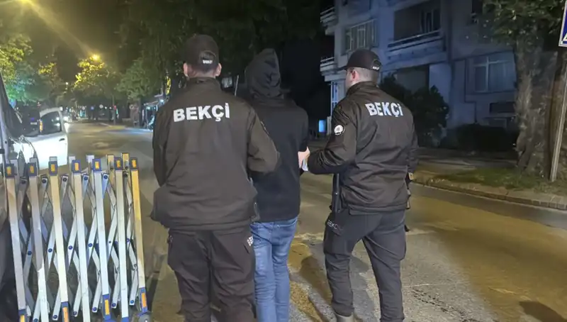 Edirne’de Düzensiz Göçmen Yakalama Operasyonu: 4 Kişi Gözaltında