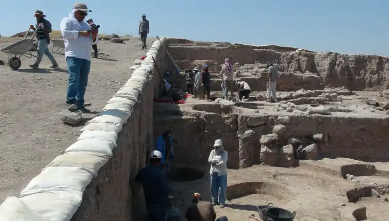Kilis Oylum Höyük'te Zorlu Koşullarda Kazı Çalışmaları Devam Ediyor