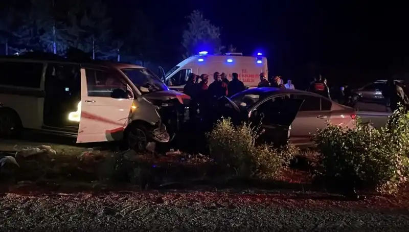 Ters Yön Faciası: Kafa Kafaya Çarpışan Araçlarda Hayat Kayıpları ve Yaralılar