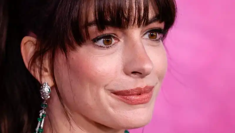 Hollywood Yıldızlarının Korkutucu Estetik Trendi: Ölü İnsan Derisi Enjeksiyonu