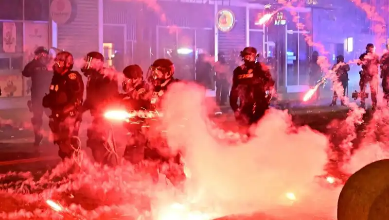 ABD'de Isyan Büyüyor: Los Angeles Protestoları Ülke Genelinde Dalga Dalga Yayılıyor