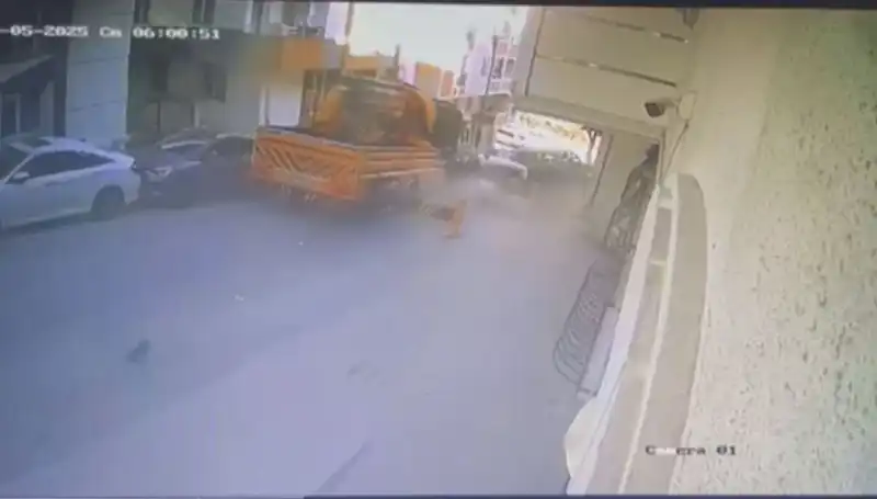 Kontrolden Çıkan Vinç, 23 Aracı Hasara Uğrattı: Şok Olayın Detayları