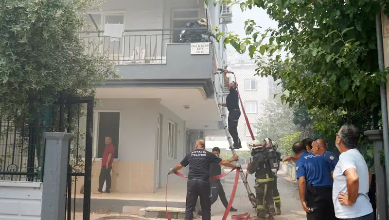 Tartışmanın Sonucu: Arkadaşının Abisinin Dairelerini Set Ablukaya Aldı!