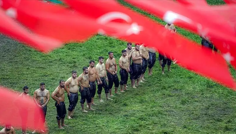 664. Tarihi Kırkpınar Yağlı Güreşleri Başlıyor: Başpehlivanlar Arenada