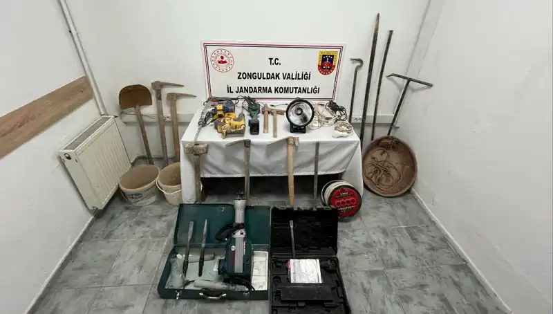 Çaycuma’da Helikopter Destekli Operasyon: Kaçak Kazı Yapan 5 Kişi Yakalandı