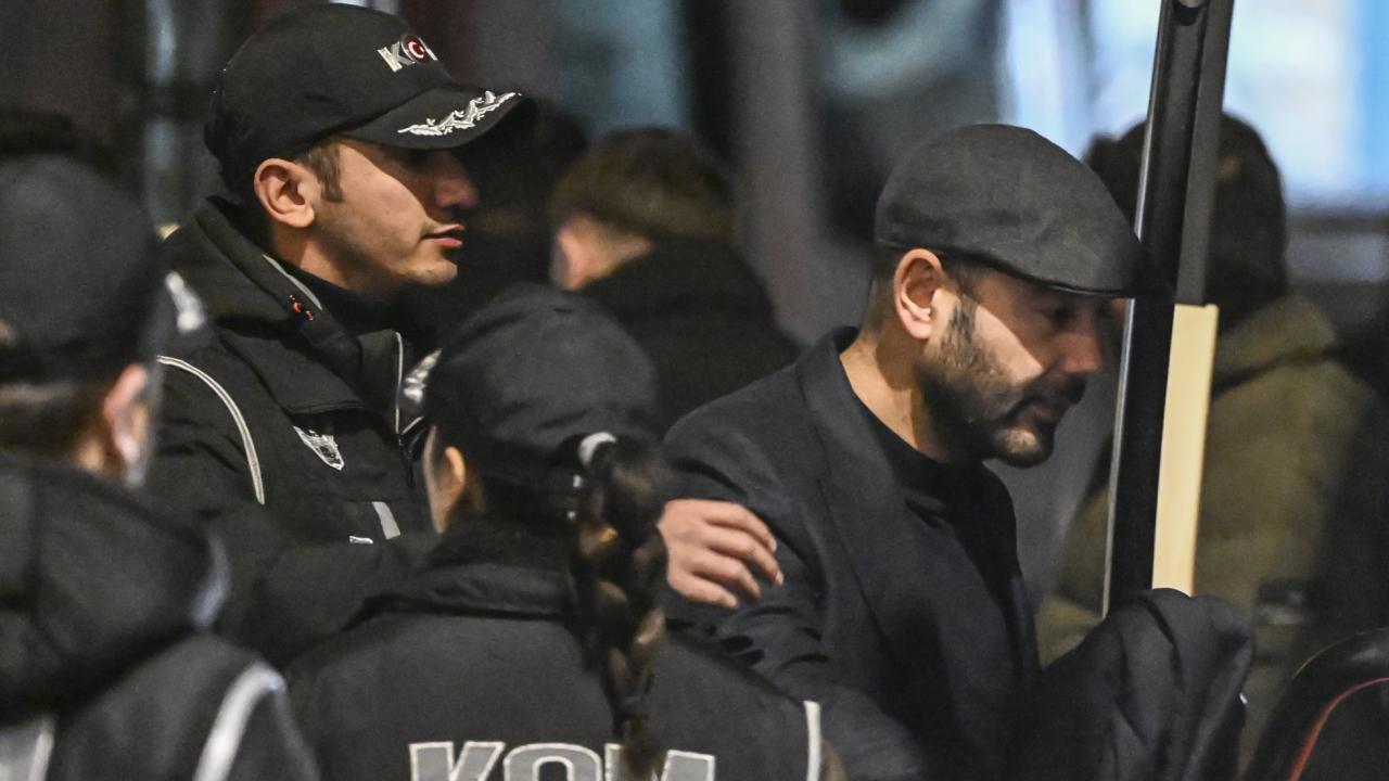Beşiktaş Belediye Başkanı Akpolat İhale Yolsuzluğu Soruşturması Soruşturması Kapsamında Tutuklandı