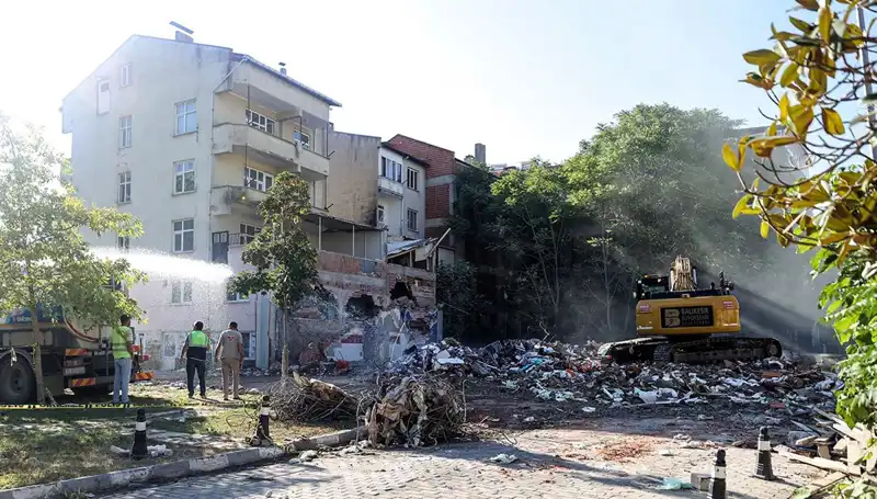 Sındırgı'da Sarsıntılar Devam Ediyor: Son Artçı Sarsıntılar Tedirginlik Yarattı