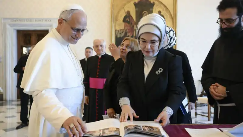Emine Erdoğan ve Papa Leo: Gazze Gündemi Üzerindeki Kritik Görüşme