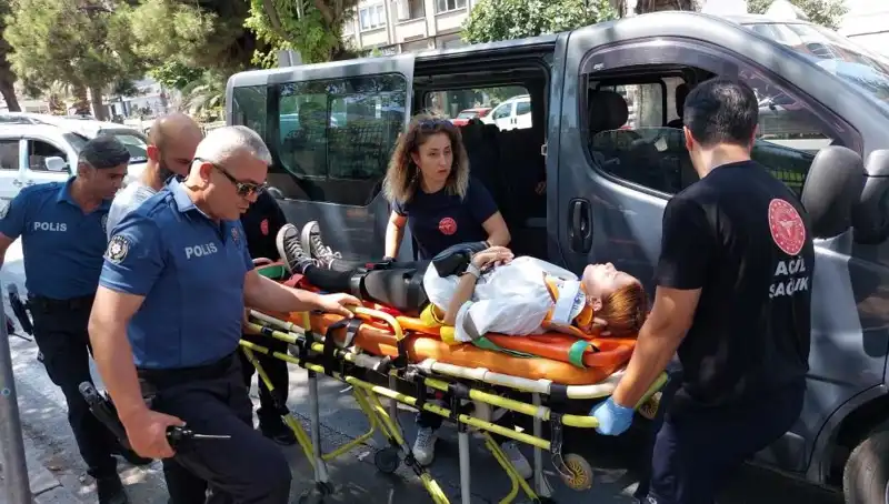 Samsun'da Feci Kaza: Minibüs Kamyona Çarptı, Yaralar Açtı!