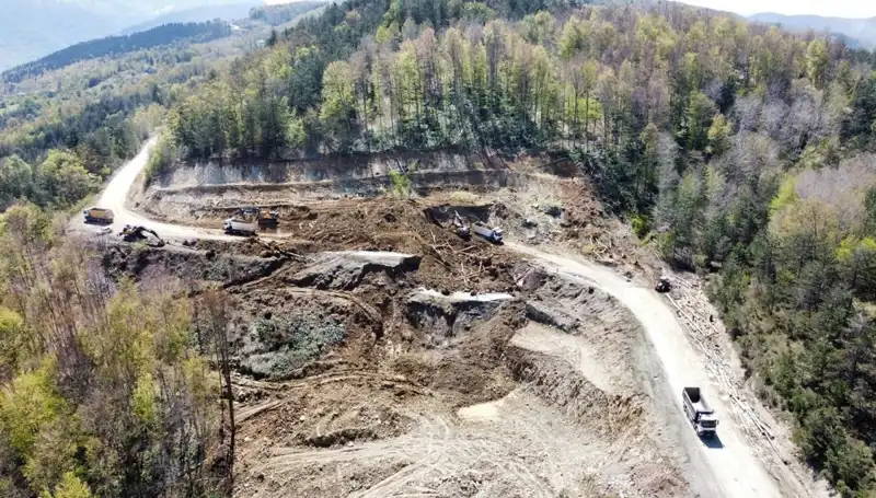 Kastamonu-Çatalzeytin Kara Yolunda Heyelan: Seyahat Planlarınızı Etkileyecek Durum!