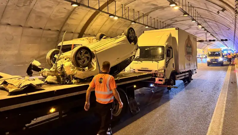 Kuzey Marmara Otoyolu'nda Korkutan Çarpışma: Otomobil ve Kamyonet Kaza Yaptı!