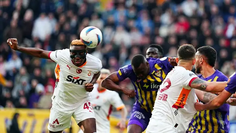 Galatasaray'ın Yıldızı: "Adam Oynamıyor, Resital Yapıyor" Dedirten Performansı