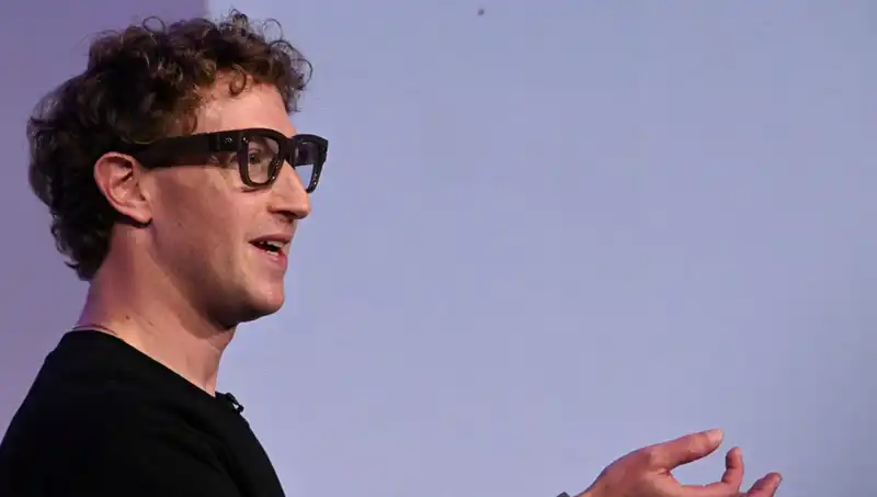 Mark Zuckerberg, Yeni Akıllı Gözlük Modeli ile Yapay Zeka Dönemini Başlatıyor