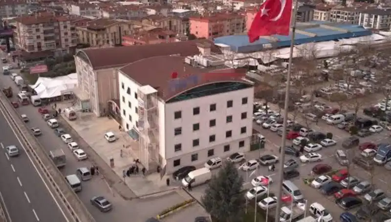 Deprem Mührü Uygulaması: Özel Hastanede Perde Betonları Kesildi mi?