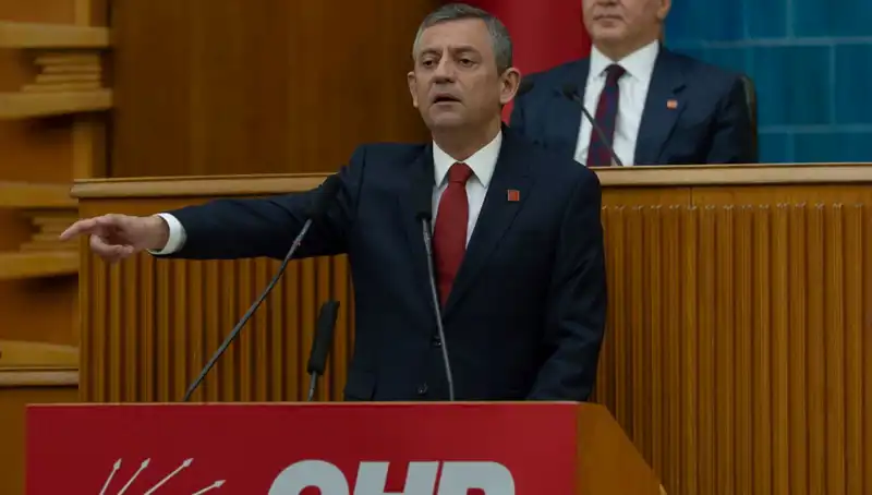 İmralı'dan Gelen "Silah Bırakın" Çağrısı: Özgür Özel'in Açıklamaları