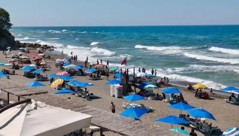 Akçakoca'da Uygulanan Deniz Yasağı: Nedenleri ve Son Gelişmeler
