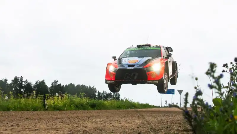 Otomobil Rallisinde Trajik Kaza: İki Seyirci Hayatını Kaybetti!