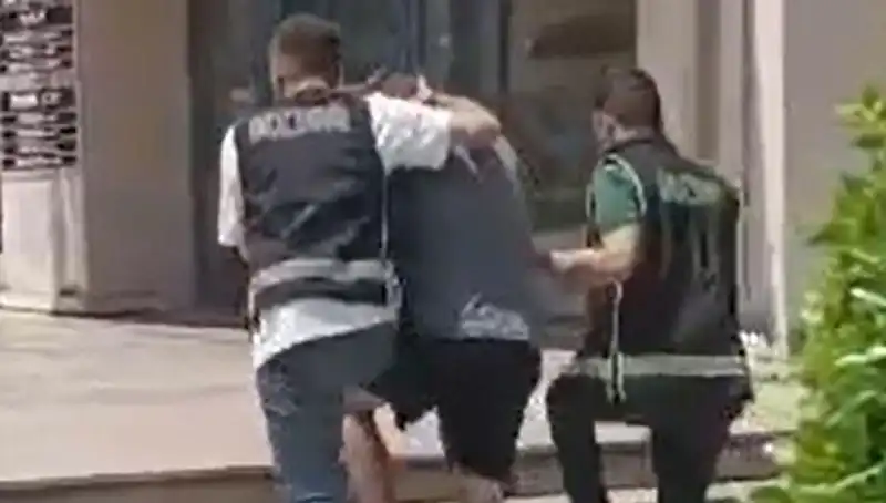Sahte Döviz Kullanırken Yakalanan Turist Ülkesine Geri Gönderildi