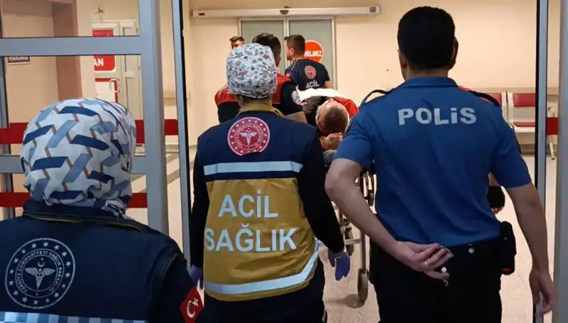 : Kaza Sonrası Şok: Polis Ekipleri Olay Yerinde Acil Müdahale Yapmak Zorunda Kaldı