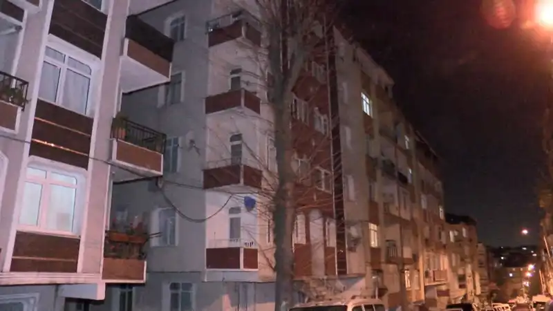 Altı Katlı Apartmanda Panik Anları: Kolonlardan Gelen Sesler Endişeye Neden Oldu