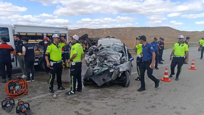 Yozgat'ta Tüyler Ürperten Kaza: 3 Kişi Hayatını Kaybetti, 2 Yaralı