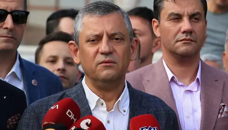 Özgür Özel: Bayram Coşkusu Yerini Hüzne Bıraktı