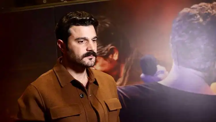 Murat Göğebakan: Kalbim Yaralı Dizisi ve Oyuncu Kadrosu ile Büyülüyor