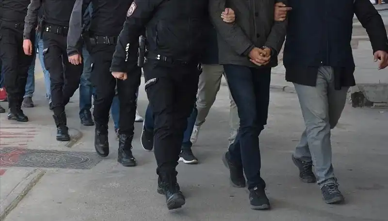 Türkiye'nin Beş İlinde FETÖ Operasyonu: 10 Kişi Gözaltına Alındı