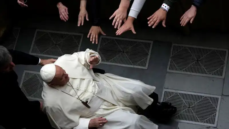 İkinci Kez Tarih Tekerrür Ediyor: Papa Francis İstifa Edecek Mi?