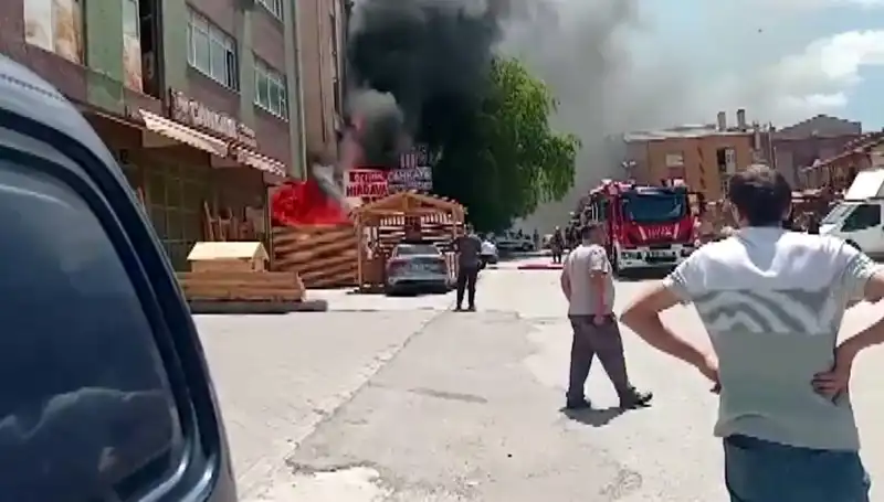 Ankara’da Yangın Felaketi: İş Yerlerine Alevler Düştü!