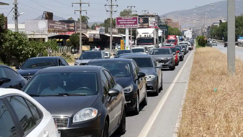 60 Kilometrelik Araç Kuyruğu: Aydın'dan Muğla'ya Uzanan Sıkışıklık