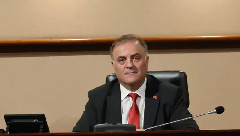 Nuri Aslan: İBB Başkanvekili'nin Hayatı ve Siyasi Yolculuğu