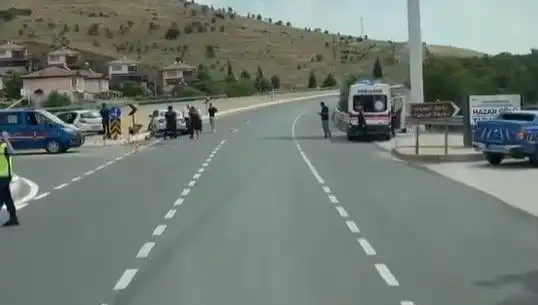 Elazığ'da Korkutucu Trafik Kazası: İki Otomobil Çarpıştı, Yaralılar Hastaneye Kaldırıldı