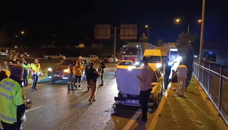 Otoyolda Geri Dönüş Yapan Araç Kazası: İki Çocuk Hayatını Kaybetmekten Son Anda Kurtuldu