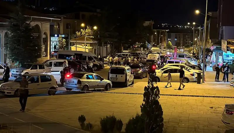 İki Aile Arasında Şiddetli Kavga: 3 Yaralı, 1'i Ağır Yaralı