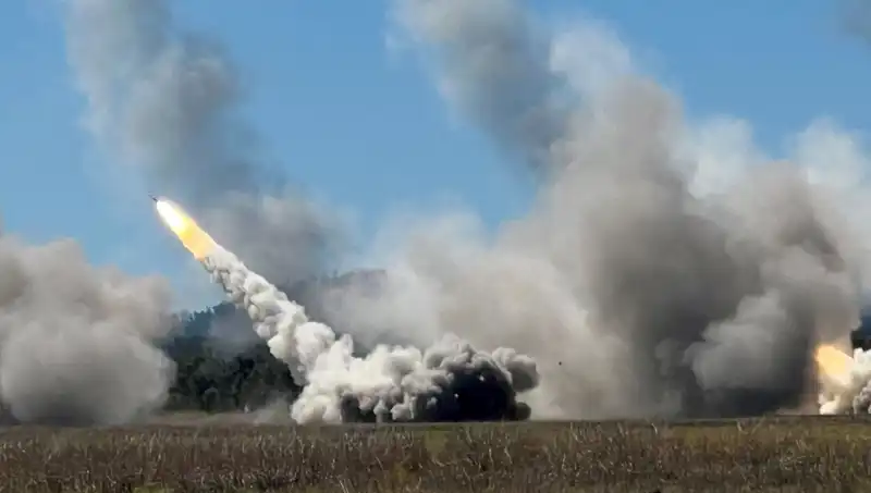 Avustralya'nın Askeri Gücünde Bir Dönüm Noktası: HIMARS İlk Kez Ateşledi