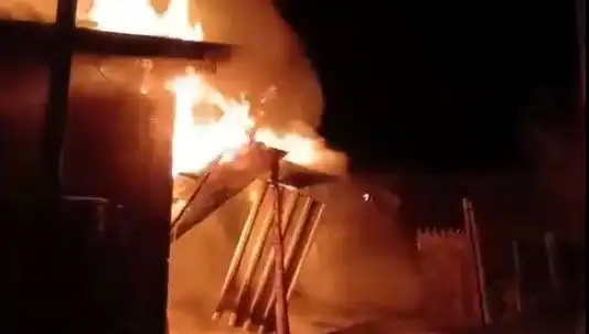Karabük'te İki Evin Yanmaktan Kurtulamadığı Korkunç Yangın